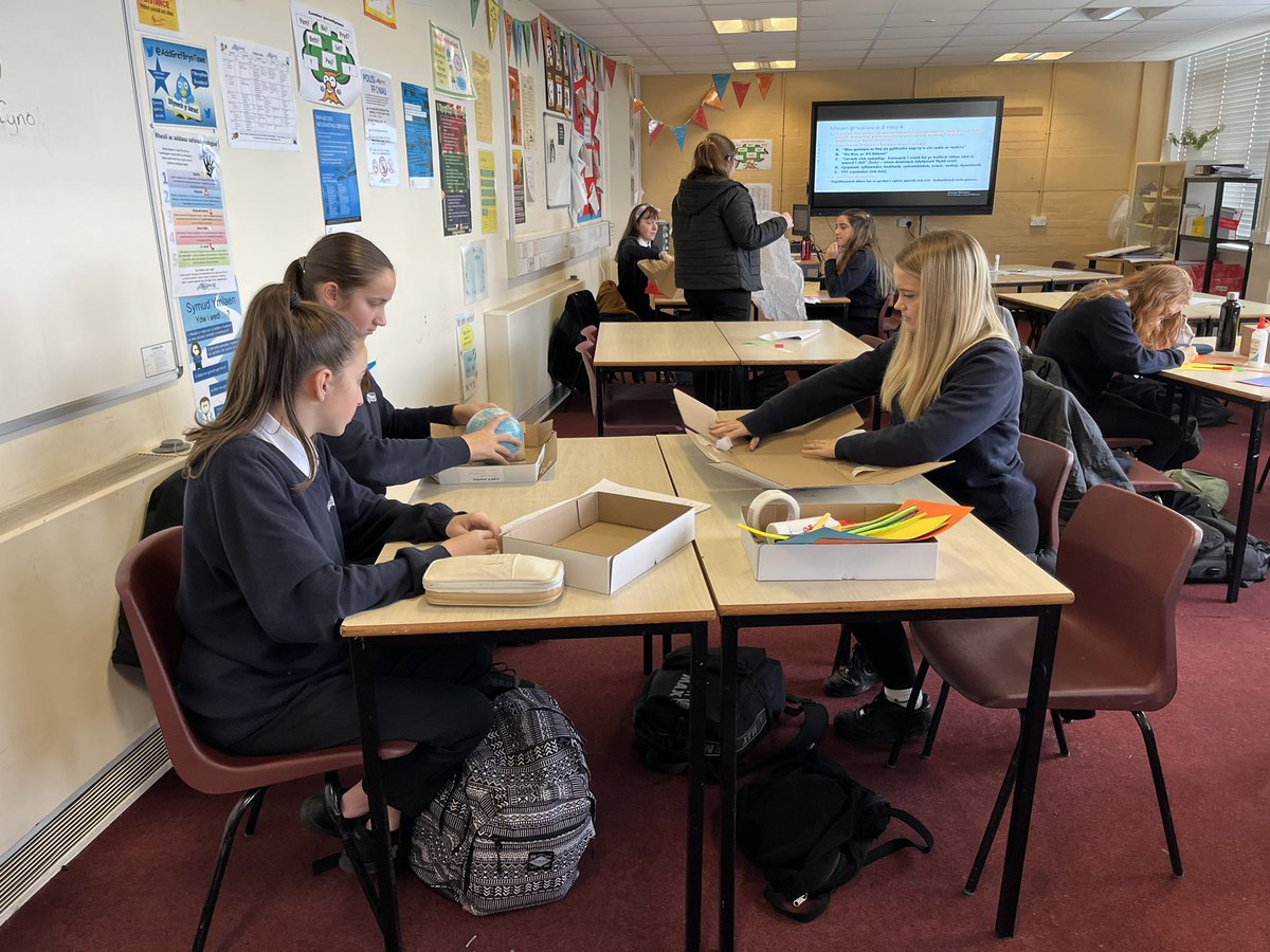 Diwrnod Dathlu Amrywiaeth <a href="/Bl9BrynTawe/">Blwyddyn 9 Bryn Tawe</a> <a href="/bryntawe/">Ysgol Bryn Tawe</a>