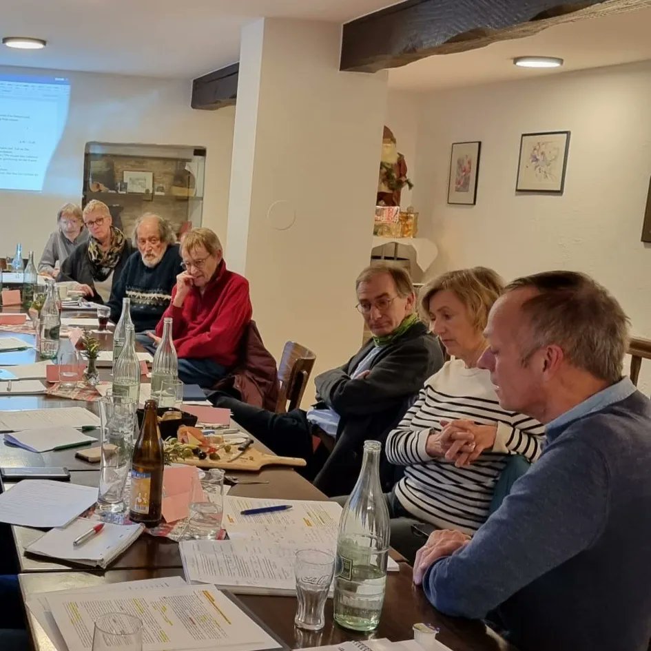 Klausurtagung von <a href="/GrueneHomburg/">Grüne Homburg</a> mit Gästen sowie der @gjsaarpfalz 

bit.ly/3UCvECW

Themen u. a.:
#Mobilität (#Radwegekonzept, #Tempo30, #ÖPNV),
#Flächennutzung, #Zunderbaum, #Königsbruch,
#Energiewende, #Transformation, 
#Klimaschutz, #Biodiversität #Starkregen.