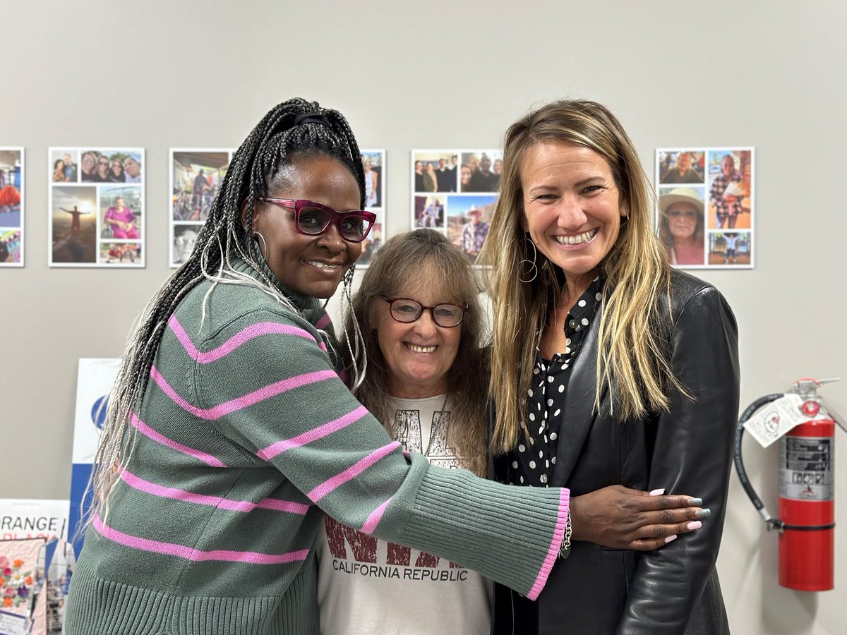 ArizonaJP's tweet photo. Thank you to everyone for joining us for our Annual Holiday Card Making Party and Open House. It was a blast spending time with you and giving hope to our clients with our holiday cards. 

#ArizonaJusticeProject #HappyHolidays #TisTheSeason https://t.co/M7jMNFW9au