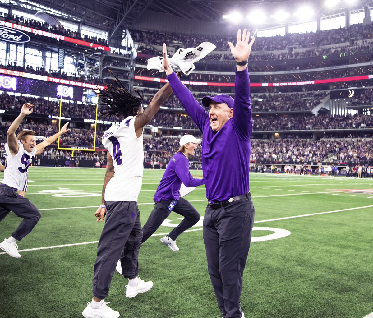 Moments like these &gt;

h/t K-State Football