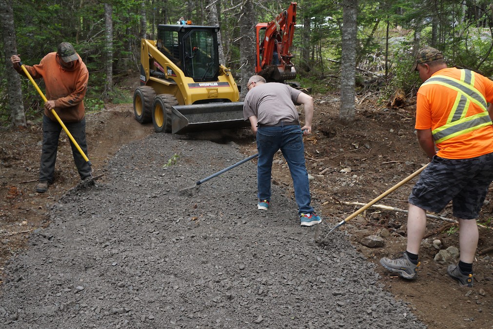 TCTrail's tweet photo. It’s #InternationalVolunteerDay! Thank you to all of the volunteers who work hard all year long to maintain and enhance their sections of the Trans Canada Trail – we appreciate you so much! #IVD https://t.co/6yDvMnYOMI