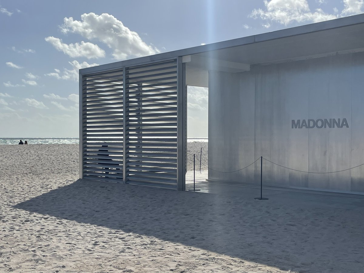 location_res's tweet photo. Happy Monday! We had some excitement over the weekend with #ArtWeek2022 taking over the neighborhood! 🤩
#MiamiBeach #ScoutLife #ArtWeekMiamiBeach https://t.co/9PVQWZO4rC