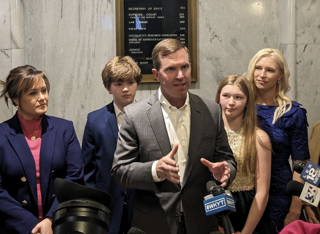 It's official: <a href="/AndyBeshearKY/">Andy Beshear</a> filed his papers to run for a second term.

In three of the hardest years Kentuckians have ever faced, Gov. Beshear has always had our back.

RT if you have his.