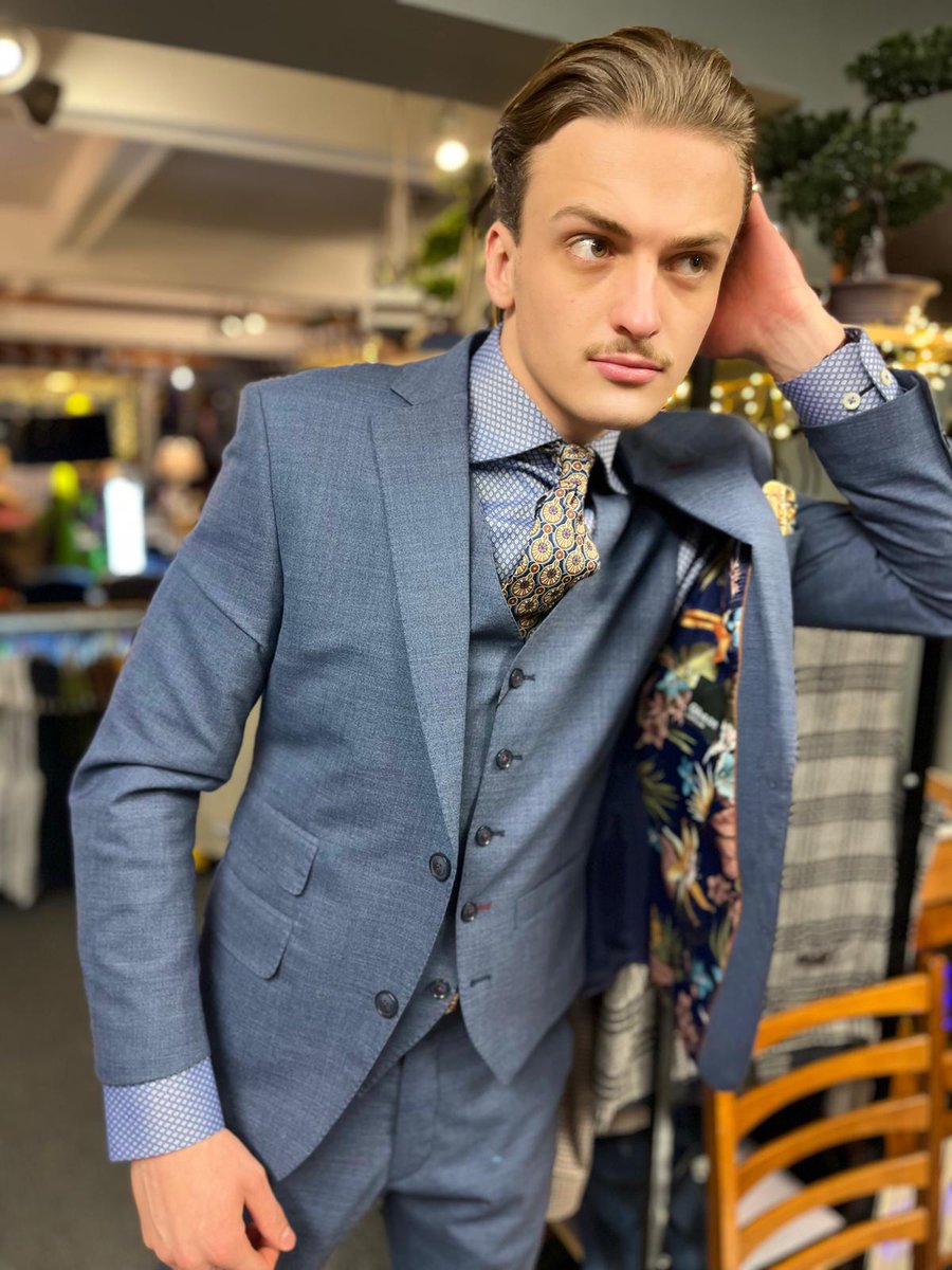 statementised's tweet photo. What's that you say, there's a suit sale at statement and money going to charity...lethal
.
#suit #sale https://t.co/XNqrpphJKf