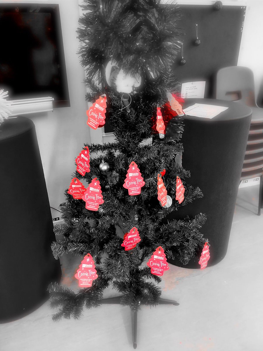 No secret santa for us this year instead we are supporting @KidsOut and their #ChristmasGivingTree fundraiser.

#kidsout #makekidshappy #childrenscharity #givingtree #givingtree2022 #1756 #whatwedo #noordinaryhobby #rafac #cadets #Broxburn