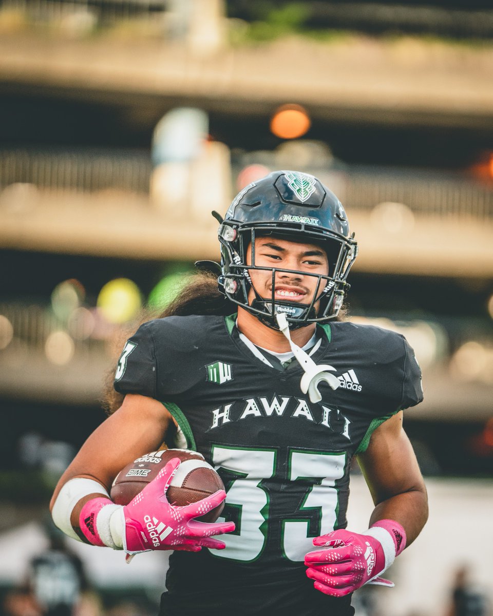 UH_FBRecruits's tweet photo. Fresh success: Peter Manuma

- Started eight games as a true freshman

- Ended the 2022 season with 70 tackles, four forced turnovers, and three TFLs

- He had his best game against Wyoming, recording 5 tackles, 3 forced turnovers, and a sack https://t.co/owsgVeLEqi