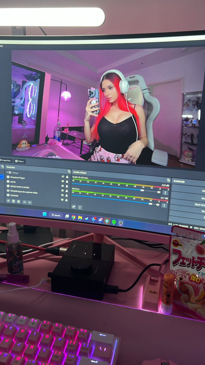 kitty on Twitter: "on live rn