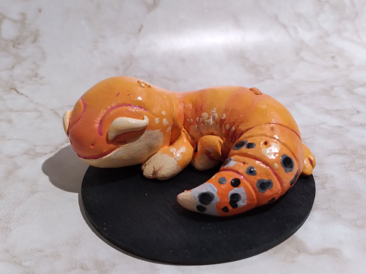 GabbiesArts's tweet photo. Here's this little guy! 🥰
.
.
#leopardgecko #gecko #geckos #art #artist #artwork #etsy #etsyupdate #etsyshop #claysculpture https://t.co/bJ7wQMwHkf