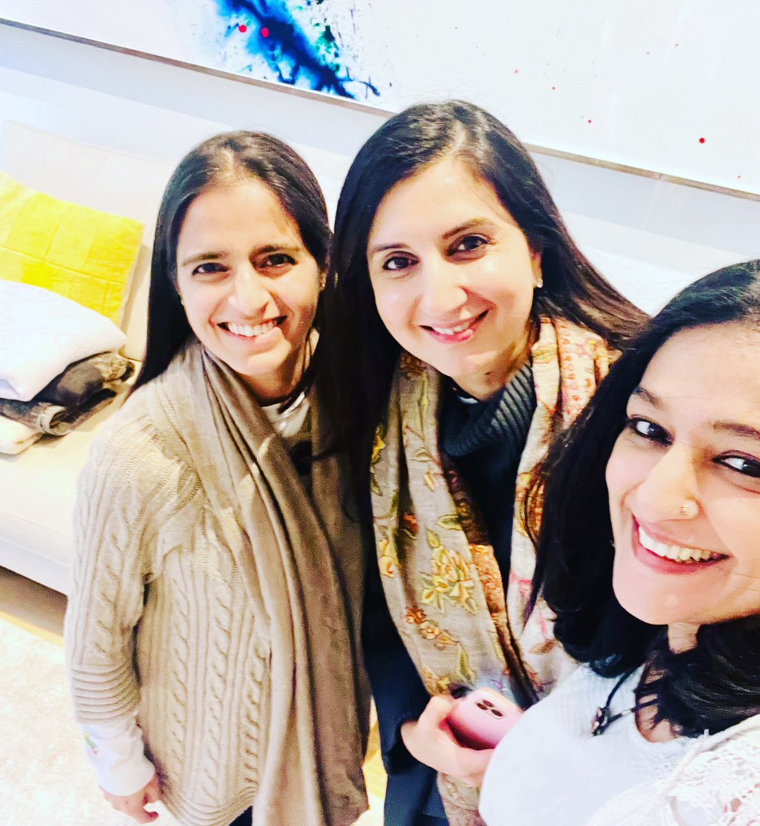 NJLahori's tweet photo. My amazing teachers @Pujahanda &amp; @ArsheenAneja 
The last 3 days in London have been a physical,emotional &amp; spiritual detox. There is so much learned,so much being learned and so much to learn. How grateful I am 4 the wisdom,kindness &amp; patience of these amazing,inspiring women❤️🙏🏼 https://t.co/n30e0fQhVm