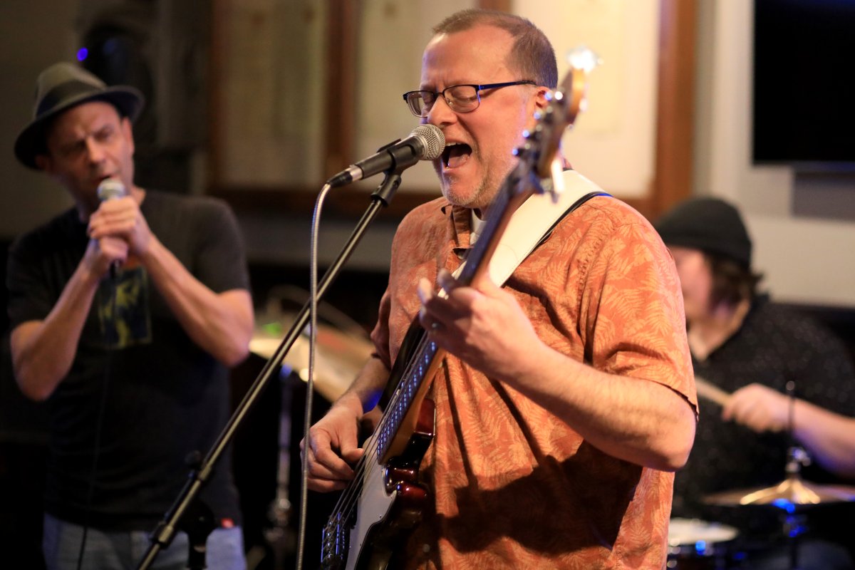 Some photos of 'The Sunnyside Tap' band playing at Firehouse Grill in Evanston last night. Great music, great food, great people 🎸🎤 

Join us at Firehouse again on Sunday, December 18 when our kids bands perform!