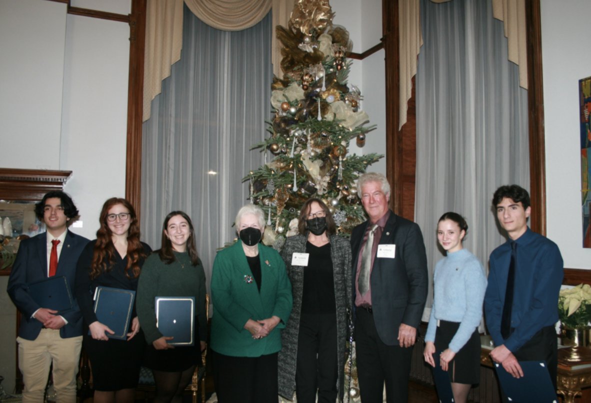 forestscanada's tweet photo. Thank you to the Honourable Elizabeth Dowdeswell (@LGLizDowdeswell) for celebrating our #TreeBee & #ONEnvirothon participants; we applaud these youths' pursuit of environmental knowledge. Also, thank you to Somerville Nurseries for their generous donation of the beautiful tree. https://t.co/51Wh0VSga5