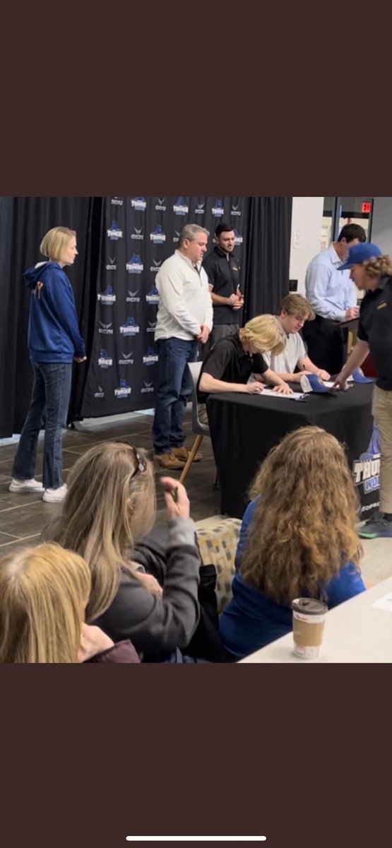 Sean_Duffy12's tweet photo. So excited to sign with @NiagaraTwolves  , thank you to @MClingersmith and @CJ16Gonz for this opportunity! I can’t wait for 2023! https://t.co/YcIf4jBzl0