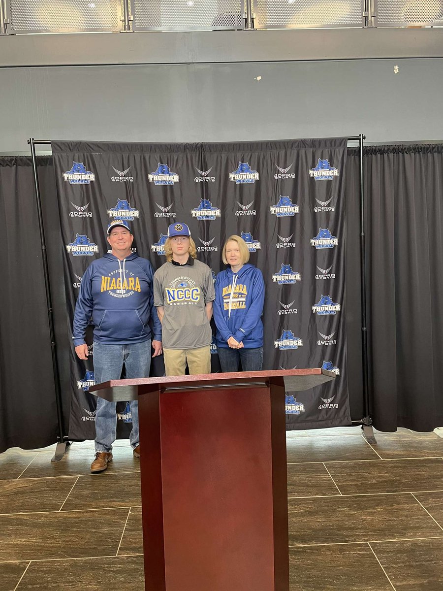 Sean_Duffy12's tweet photo. So excited to sign with @NiagaraTwolves  , thank you to @MClingersmith and @CJ16Gonz for this opportunity! I can’t wait for 2023! https://t.co/YcIf4jBzl0