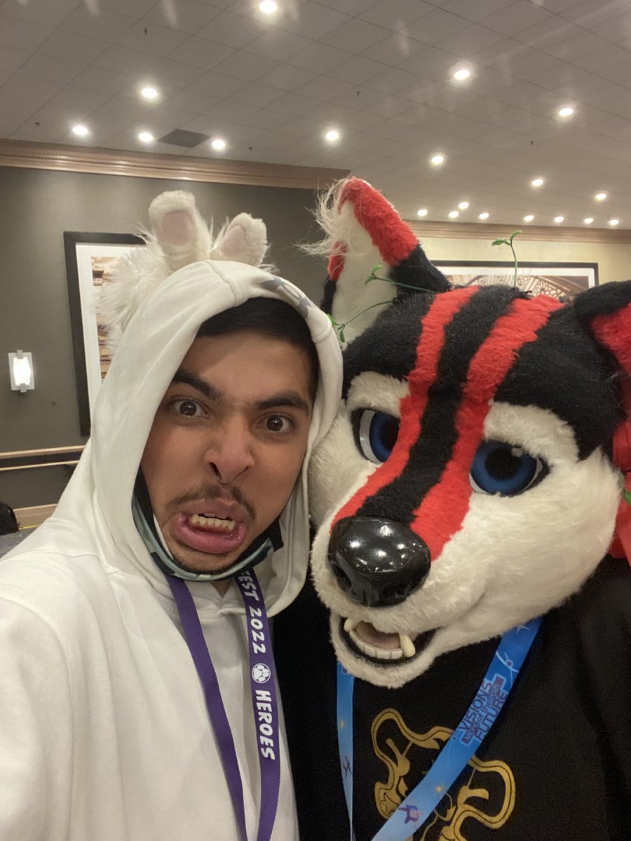 MavDaEASWolfo's tweet photo. Before and after with @RazzHusky. Luckily, I got the last laugh the next day #MFF2022 https://t.co/PsIMUQNbaA