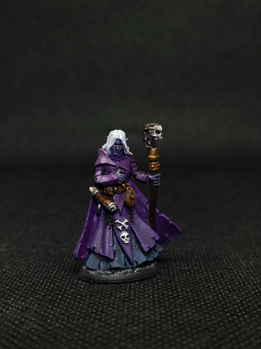 Ducknuck84's tweet photo. Finish a Dark Elf Spellcaster from #reaperminiatures He is very purple. #wepaintminis #hobbytivity #miniaturepainting #miniaturepainter #miniatures #drow #dnd #reaper #bones #bonesblack #dndminiatures #dnddrow #elves #reaperbones https://t.co/FgHKyeheQz