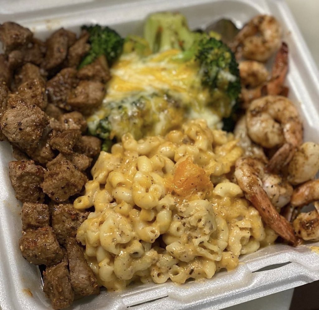 TriggaMeals's tweet photo. Tonight’s menu starting at 6:00!! Please RT and share for your chance to win a FREE meal!!!
(Must be following to win)

Who’s hungry?! Which meal would you like to try? Comment below!!! https://t.co/fDWvUNMGQb