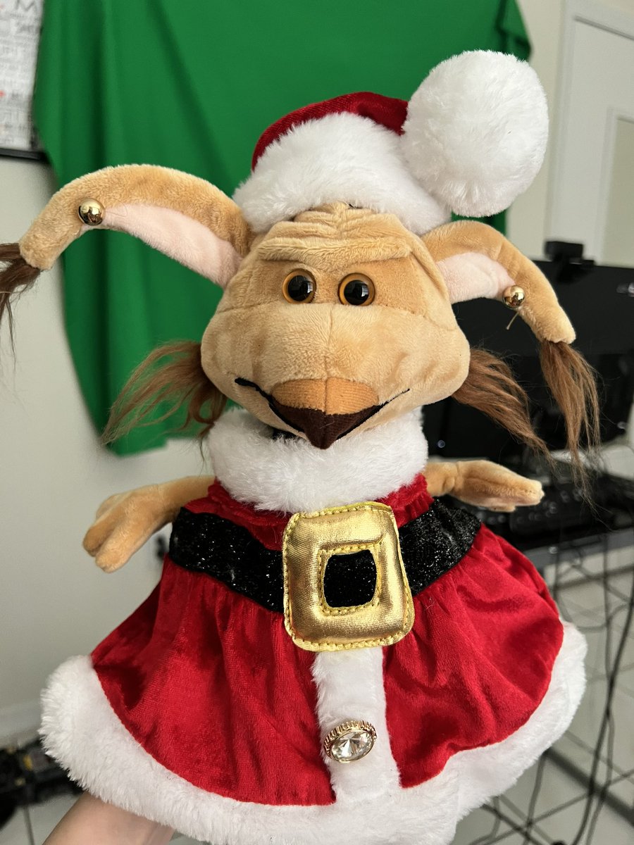 Pop_My_Culture's tweet photo. I second this! We love you @SalaciousRum! Thank you for having us on and giving @SithCareBear some very strange love. Also, thank you for welcoming the latest addition to the #MLA! Everyone, please meet DJ DeeDee Diddles! ๐๐๐ #MLA4Life #MondayVibes #MLHangout #youtube #replay https://t.co/A3IKsYVgoc