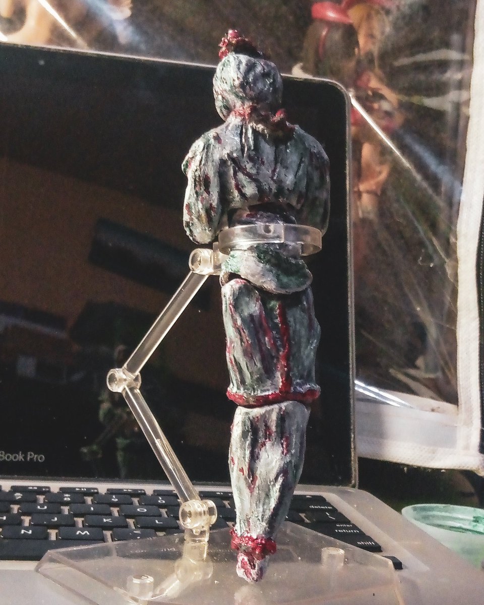 Luciferworks_'s tweet photo. Some Preview of Figsy 0001 :
POCONG

manual sculpt
with a height of about 15cm,
with a ratio of 1:12 scale
material : resin

#mainananak #pengabdisetan2 #alamgaib #gussamsudinjadab #gussamsudin #fotomainan #customfigure #customactionfigures  #toysphotography #toysphoto https://t.co/FtBwNp3bHM