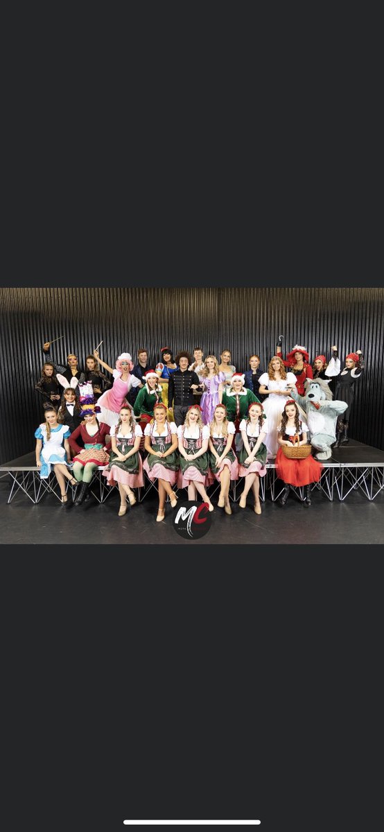 isabel4451's tweet photo. 1st pantomime of the season ❤️ #Performer #panto #dancer #singer #actor #littlerd #pantomime #Training #musical https://t.co/xrGNI0FDJ6