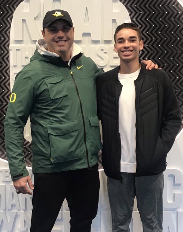 AJ Carter <a href="/dashcarter5/">AJ Carter</a> visiting  <a href="/OregonTF/">oregontf</a> Many thanks to Coach Henson and staff! #HaywardMagic is real!#GoDucks 🦆💯🏃🏽‍♂️