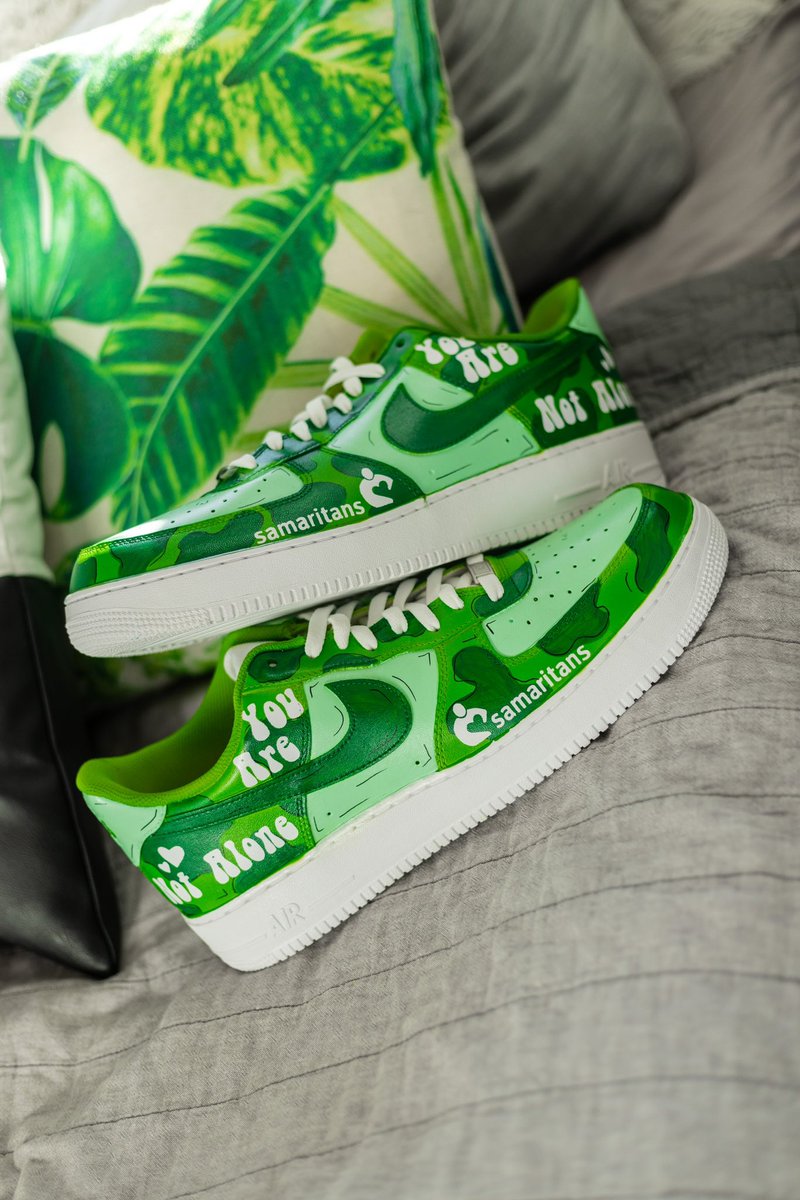 jada_theblock's tweet photo. My Cause My Cleat supporting @samaritans for New England Patriots Equipment Manager @stickequips ♻️
#mycausemycleats #mycleatmycause #customshoes #customsneakers #samaritanshope #samaritanscharity #samaritans #suicideawarness https://t.co/ITs3OX0V8n