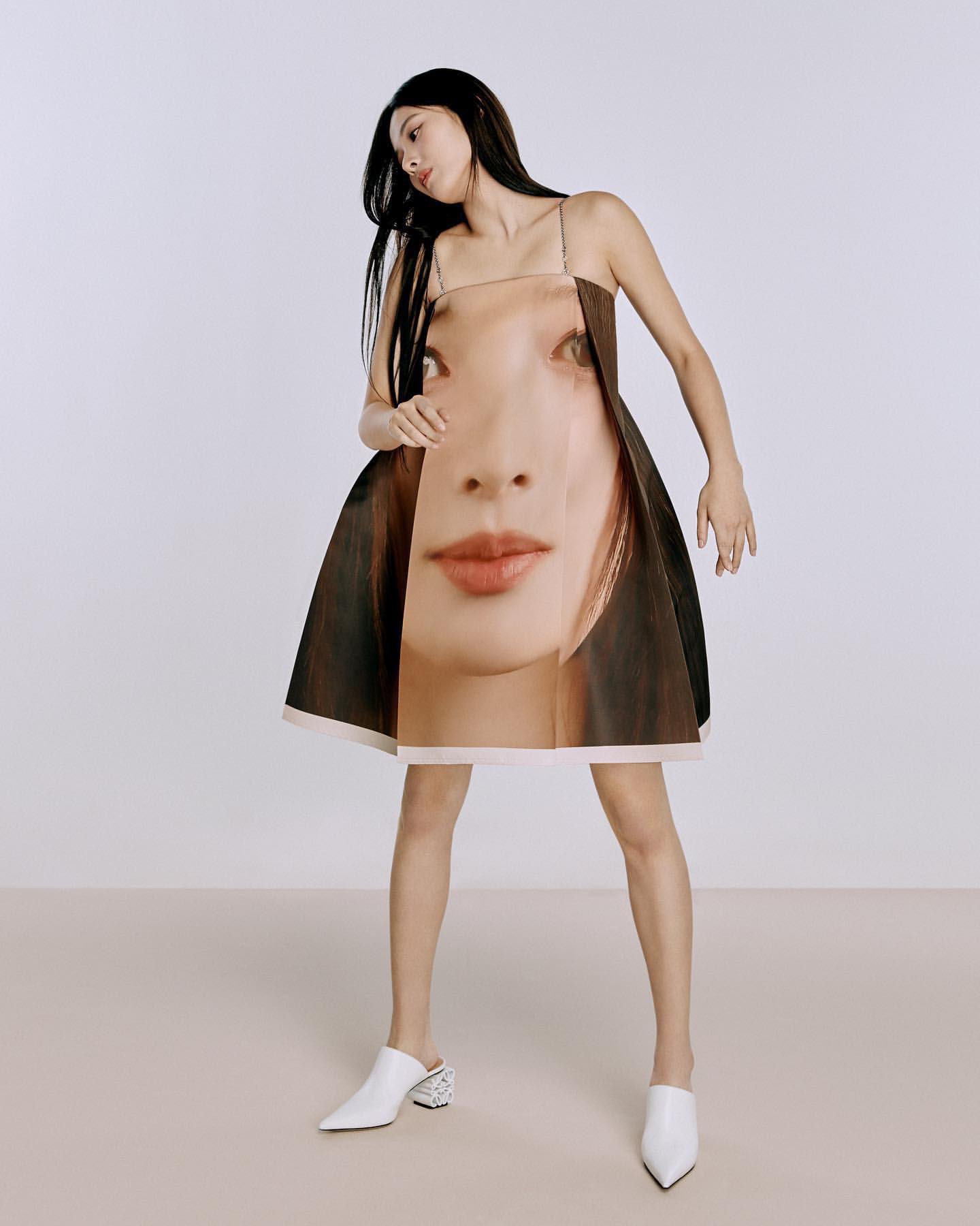 FjQ0CKwUAAAyiK6?format=jpg&name=large