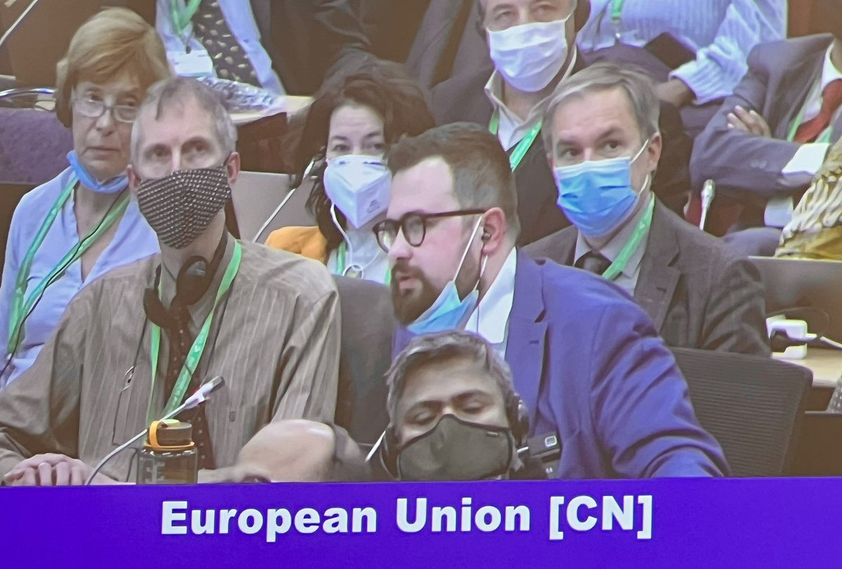 ladislav_miko's tweet photo. Druhá plenárka přípravného jednání OEWG5 se snaží shrnout a odsouhlasit texty které budou základem pro vlastní COP CBD. Některé body jsou zapeklitě zauzlené, tvrdě se jedná ne o výsledku, ale o tom co se bude projednávat, s čím začneme. 🇨🇿#CZPresENVteam argumentuje jménem 🇪🇺 https://t.co/x3sRDOcNjJ