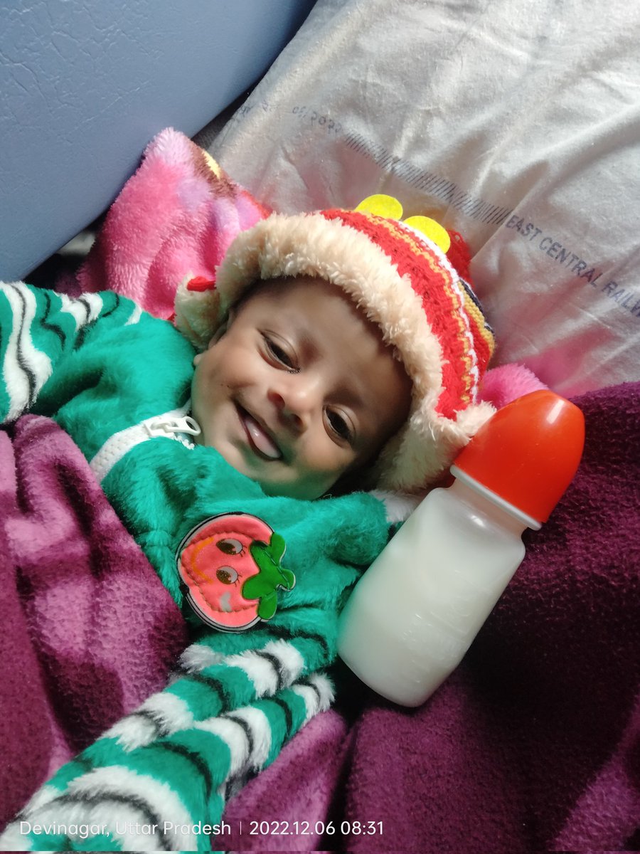 samipyachand's tweet photo. @RailMinIndia
@IRCTCofficial 
@RailwaySeva 

Thanks to Indian Railways and Govt of India. Just to feed my 4 months old baby girl, train stopped @Hathras Station and provided 2 bottle Milk, free of cost.

 Thanks a lot sir. 

@narendramodi 
@myogioffice
@ABPNews 
@aajtak https://t.co/broRg5iRRU
