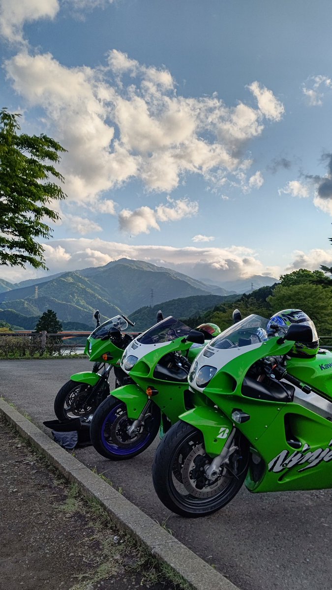noritama_e's tweet photo. #7R乗りと繋がろう2022冬
🤟NO LIME NO LIFE💚
#ZX7R #ZX7RR https://t.co/63frqzjfaN