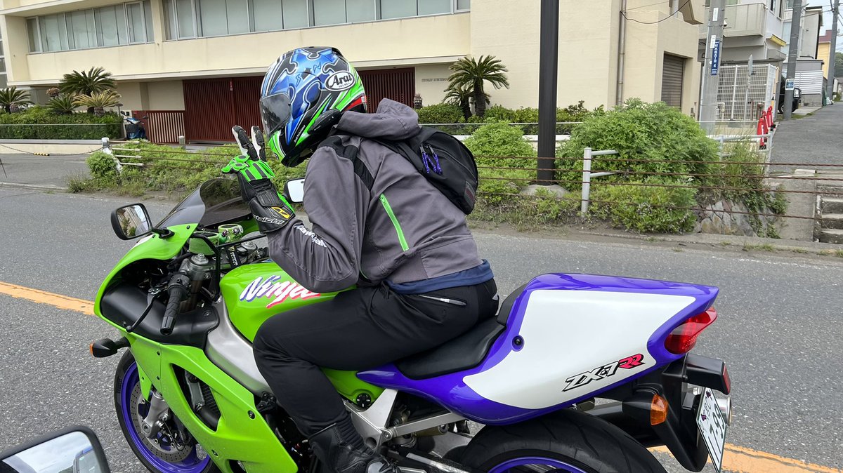 noritama_e's tweet photo. #7R乗りと繋がろう2022冬
🤟NO LIME NO LIFE💚
#ZX7R #ZX7RR https://t.co/63frqzjfaN