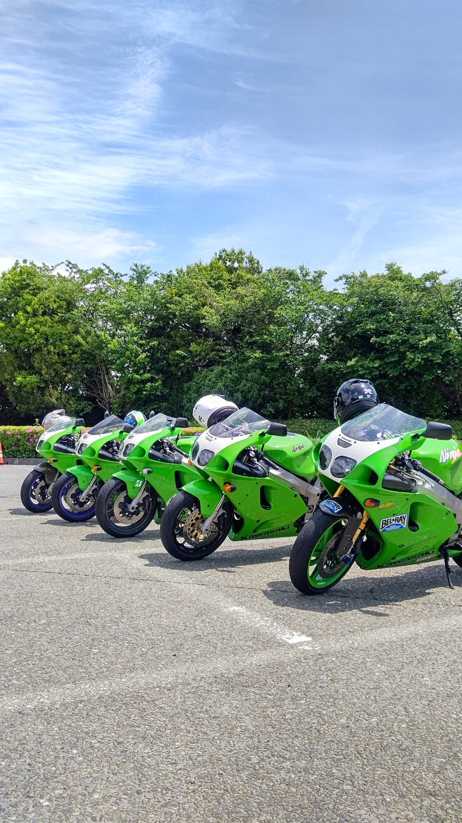 noritama_e's tweet photo. #7R乗りと繋がろう2022冬
🤟NO LIME NO LIFE💚
#ZX7R #ZX7RR https://t.co/63frqzjfaN