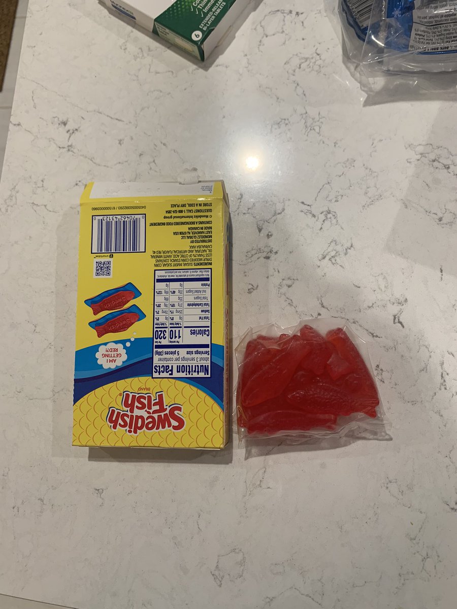 laundry_landry's tweet photo. @SwedishFish ‘Tis the szn for more fish per box. There were 15 fish in this entire box. #inflationmuch https://t.co/Mul2xdVxhI