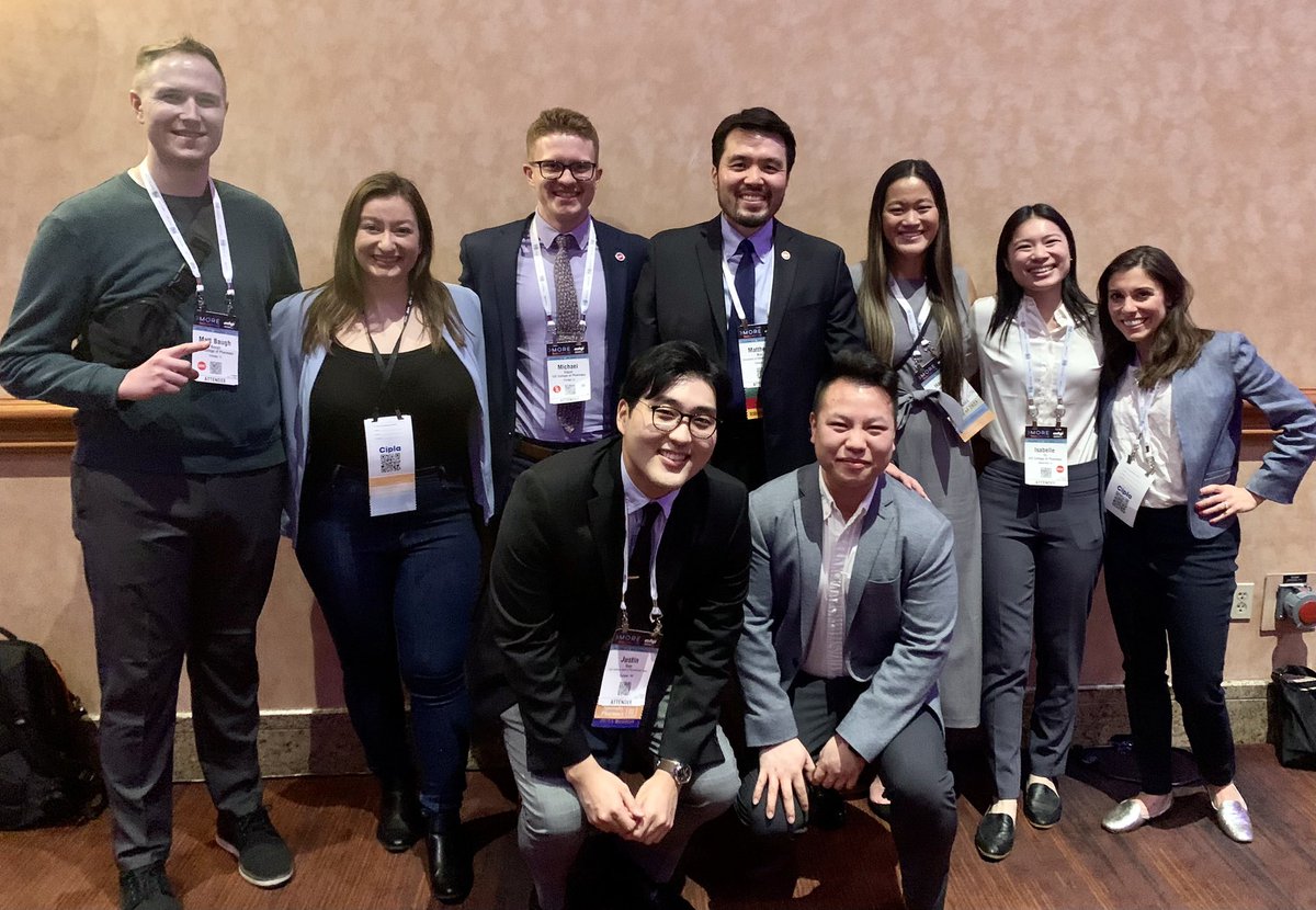 pharmgabbs's tweet photo. One of my Midyear highlights so far - the @UICPhPr/@UICPharm reception last night! I am so grateful to be an alum of the best residency program ever (@UIC_SPS) and for so many of these great people taking the time to build me up &amp; help me get to where I am today. 🥰 https://t.co/gNQArH9D48