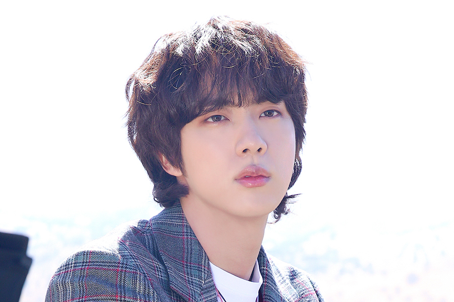 soompi's tweet photo. BIGHIT MUSIC Releases Official Statement Regarding #BTS's #Jin's Military Enlistment
https://t.co/kRI3YVoVZz https://t.co/rtLeRg1Mgd