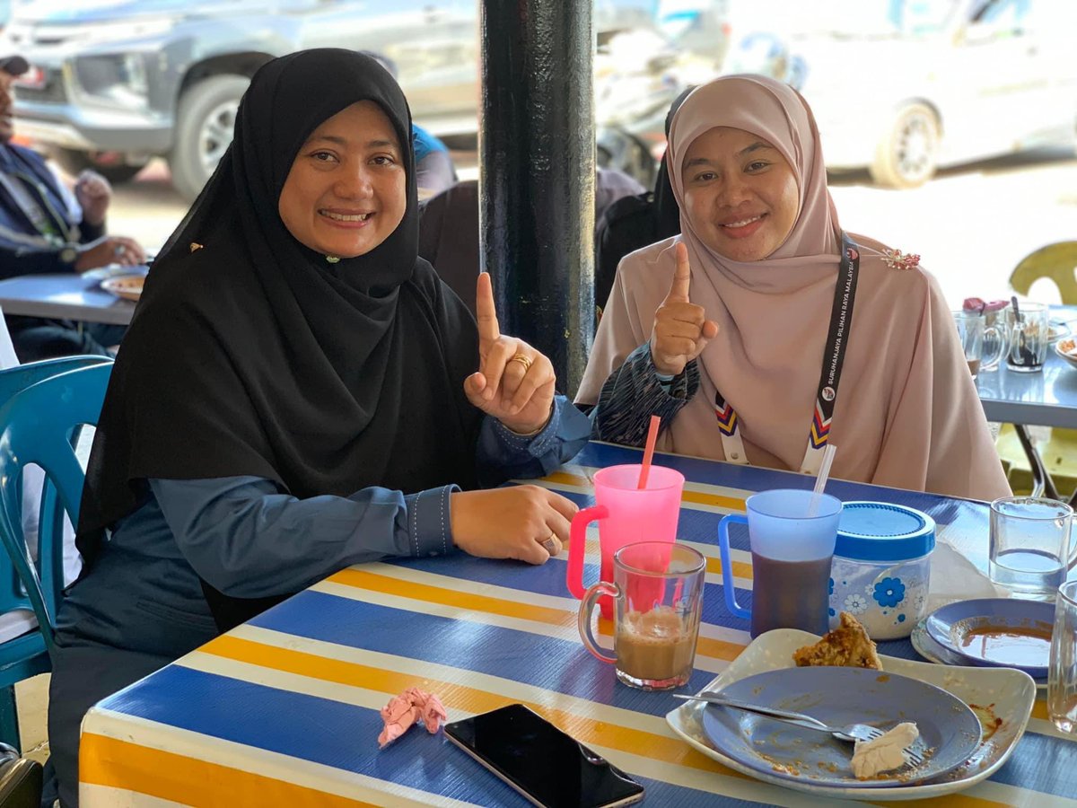 zuraida_mdnoor's tweet photo. Salam dari Dun Tioman.

Sarapan dengan calon wanita dari Perikatan Nasional, Puan Idayu Hashim.

Calon yang prihatin, bersih dan stabil.

#PerikatanNasional
#duntioman https://t.co/qBcYeWaIks