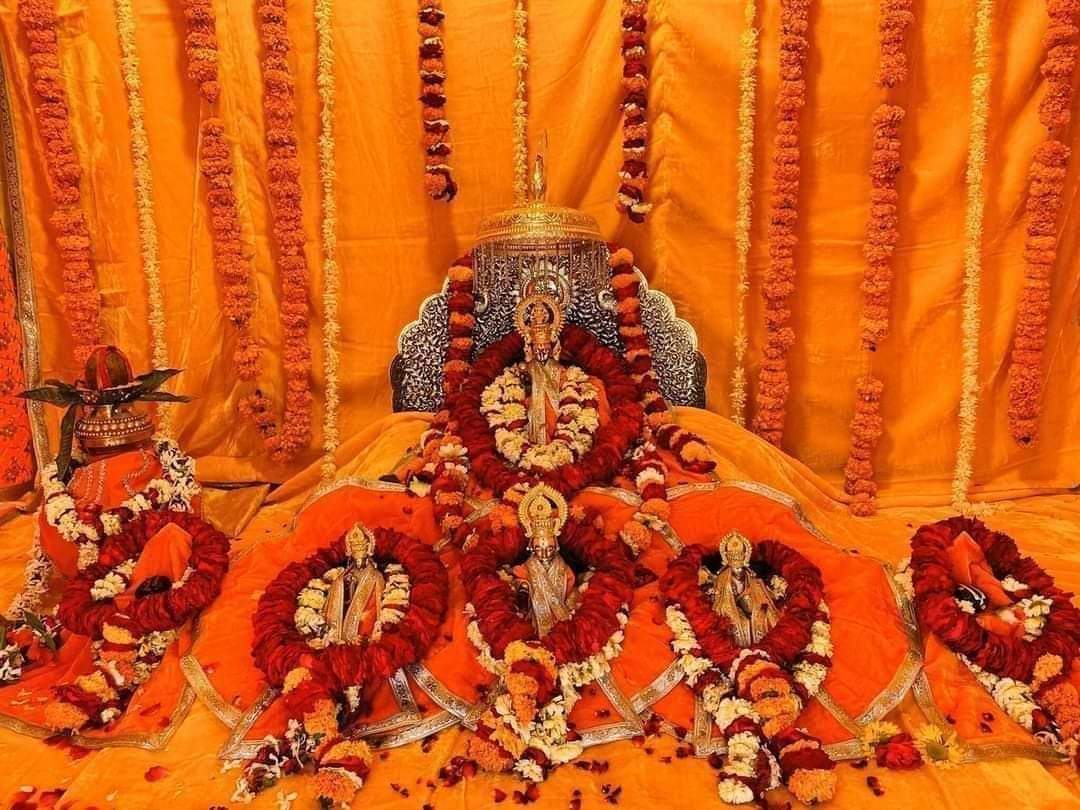 karntheking's tweet photo. #हर_घर_भगवा on  #शौर्य_दिवस
#6December1992 is the symbol of

👉Victory of Hinduism over terrorism 
👉Bravery of Hindus
👉Sacrifice of Hindus
👉Hindu Unity
👉500 years of 76 wars
👉Burnol for traitors and terrorists.

#Ayodhya #RamMandir 
#babrimasjid #Blackday 
#ShauryaDiwas2022 https://t.co/shxEkw5h4W
