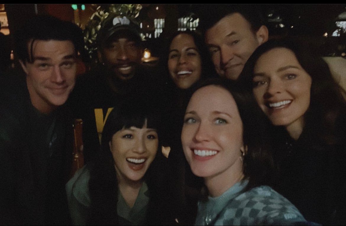 Beautiful photo of the cast of 2:22-“A Ghost Story” 📸✨

My friend was lucky enough to see the final show last night and told me how incredible it was, she also met Finn Wittrock afterwards! 

Amazing cast! <a href="/FinnWittrock/">Finn Wittrock</a> <a href="/TheRealAnnaCamp/">Anna Camp</a> #constancewu #adamrothenberg <a href="/CTGLA/">center theatre group</a>