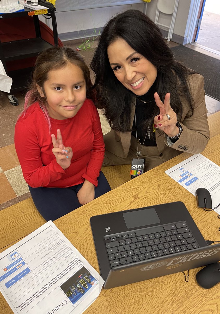 SMMendoza123's tweet photo. How did you start #CSEdWeek2022 ? I joined @canoga_e @Marfran45 @LASchools @ITI_LAUSD in the CS Creation Lab where Scholars taught me about algorithms, animation with @scratch and so much more! #CS4LAUSD #EmpoweredByITI #CSforAll https://t.co/EdUA1S3QbW