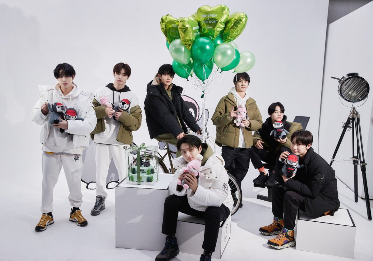 rikuchangz's tweet photo. Kolon Sports, a master at designing gorgeous winter sportswear, debunks the myth that winter is equated with dull coats and boring jackets. If you have a variety of voguish clothing, you may have another choice for what to wear in the coming season. https://t.co/bnlQk3F5mK