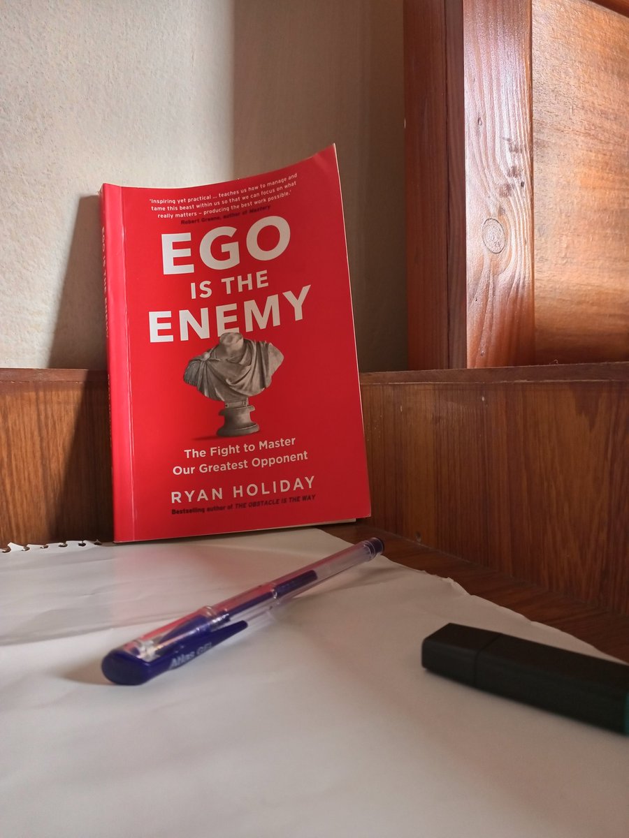 shah__eth's tweet photo. #GM , who else in the #NFTCommunity is starting the day with a good piece of #Read? 

📖📚
#book #booktwt #FIFAWorldCup #FIFAWorldCup2022 #TheWhiteLotus #Cryptocurency https://t.co/Ax3uAH1ihg