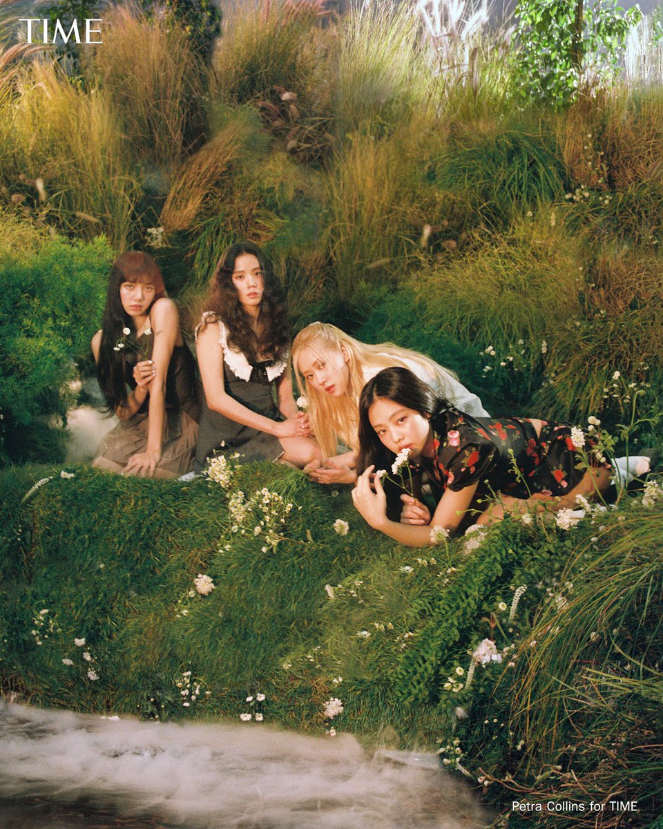 BBU_BLACKPINK's tweet photo. “For @BLACKPINK, the way forward is sticking together, allowing one another the space to grow..” -@TIME

BLACKPINK ENTERTAINER OF THE YEAR
#BLACKPINK_TIME #BLACKPINK https://t.co/ahpMC8s0TV