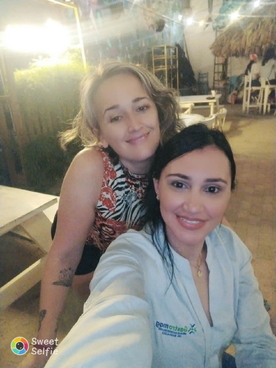 Las bondades de Twitter, esas bellas personas que conoces por una pantalla y se vuelven tus amigas en la vida real. Lindo verte amiga <a href="/malkajmp/">VaGaDa🤩😜🍁🌻</a>
