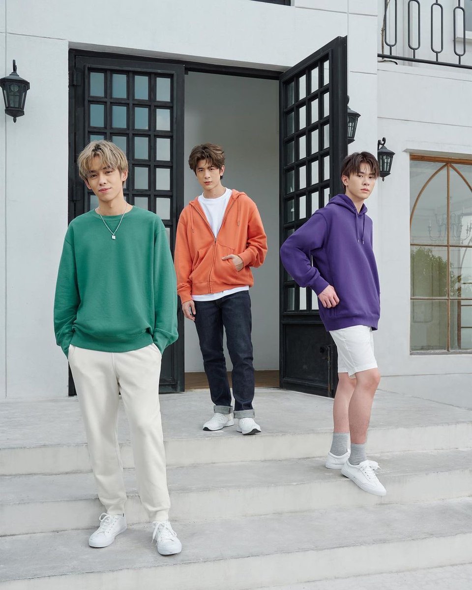 guynianfox's tweet photo. ไม่ว่าจะแบรนด์หรูหรา Hi-end Luxury หรือจะแบรนด์วัยรุ่น Street Casual Minimal ทนตก็ carry ได้ทุกลุคทุกสไตล์จริงๆ อย่างว่าแหละพระเจ้าใส่อะไรก็ดูดีไปหมด😭😭😭😭😭
#TRINITY_TNT https://t.co/1PgDtrE5gQ