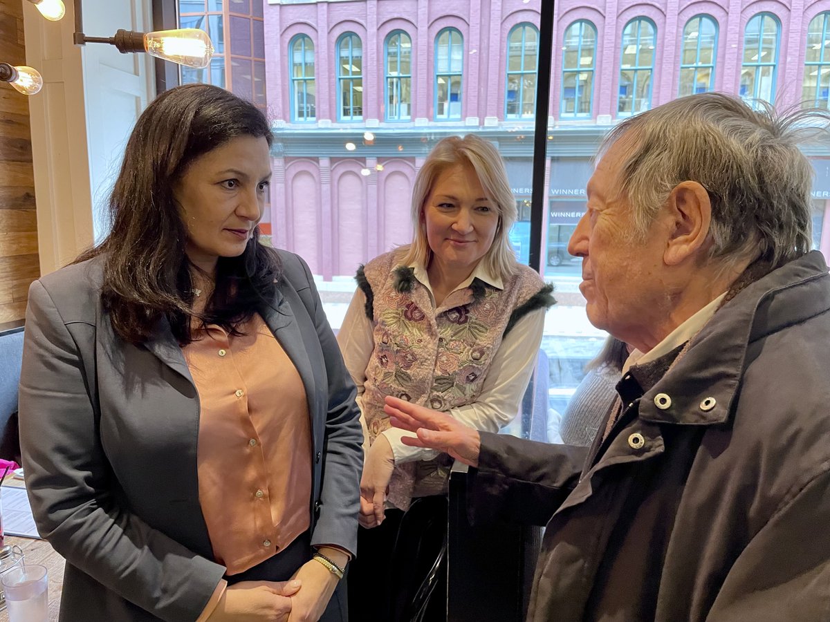 Ukrainian MPs <a href="/IKlympush/">Ivanna Klympush</a> &amp; <a href="/MPMaria_Ionova/">Mariia Ionova</a> w/ 
Hon <a href="/IrwinCotler/">Irwin Cotler</a> who passed Magnitsky Law–protecting our sovereignty by imposing sanctions for gross violations of internationally recognized human rights. A bulwark against any invasion of sovereign states.#StandWithUkraine #cdnpoli
