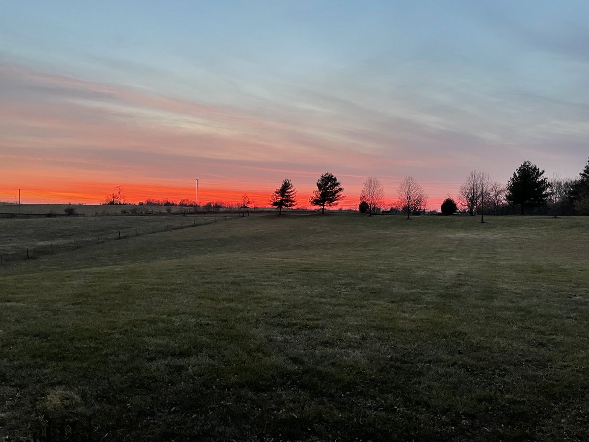 ConnieAbrams's tweet photo. Gotta love beautiful sunsets! https://t.co/BbfZujc7CU