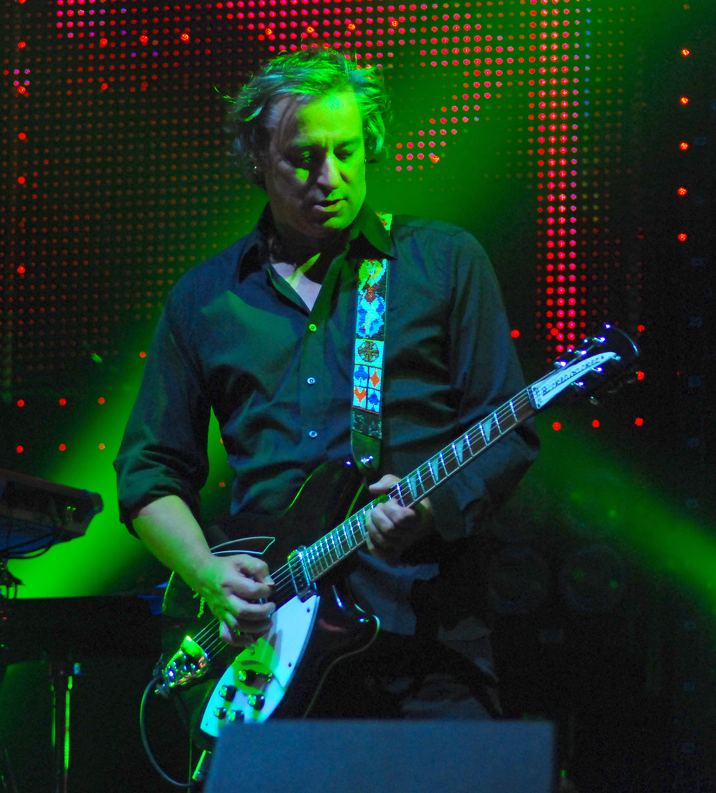 Happy 66 birthday to the amazing R.E.M. guitarist Peter Buck! 