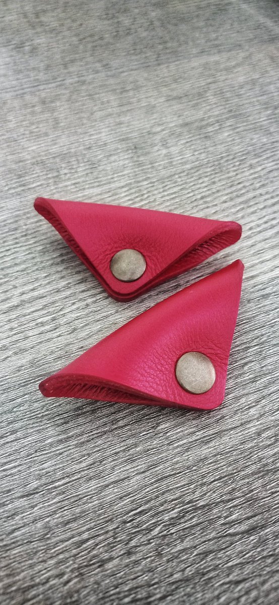 PocketRiders's tweet photo. Portacables rojos para @lagringaroca https://t.co/Q2LdfABUbf
