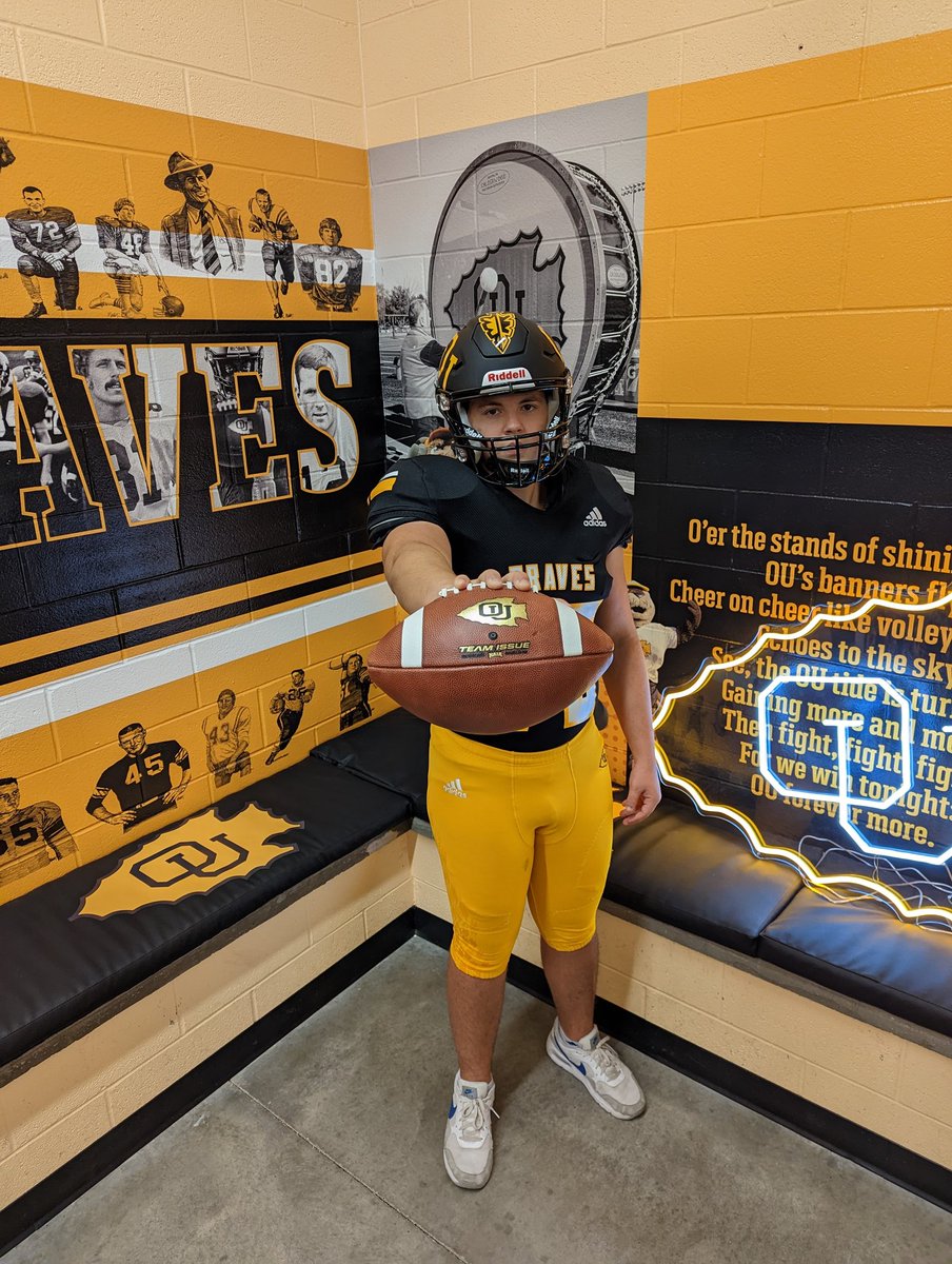 BraydenHarmon6's tweet photo. So thankful to @CoachNickDavis for giving me this opportunity to visit Ottawa. Loved the environment there and loved the hospitality I was given. I had a great visit. Thanks to all @CoachOliverPate @hene @BarteeDante @DevinJohnston21  @jacobgarcia91_ @OttawaBravesFB https://t.co/XhdmNIem1x