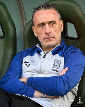CabineSport's tweet photo. Cho Gue-Sung: "Estou muito agradecido por ter tido Paulo Bento como professor. Houve lágrimas no balneário quando falámos, vou recordá-lo com um dos treinadores mais importantes da minha carreira." https://t.co/9LIZhGDeZg
