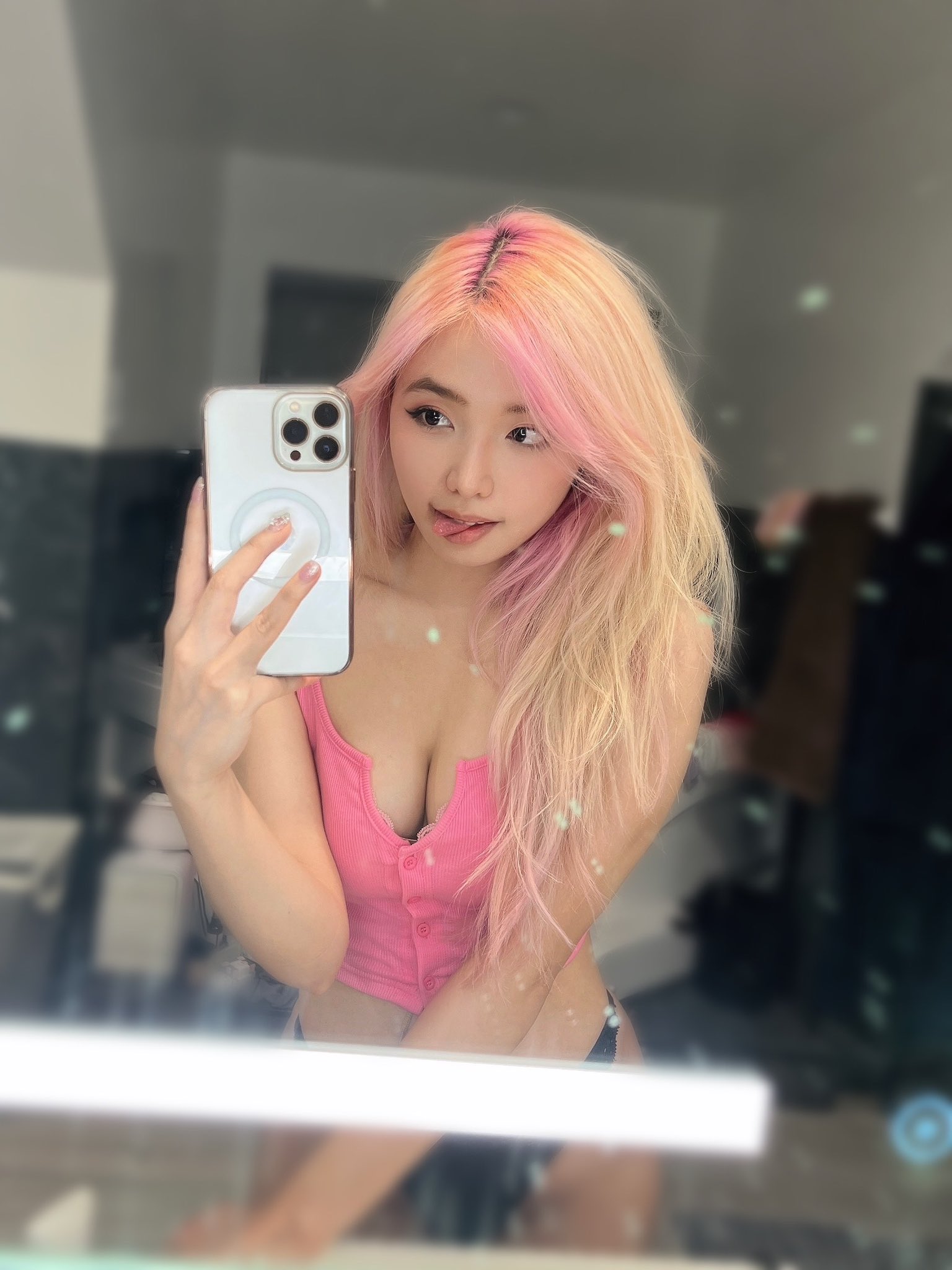 nikkinami on Twitter: "unblurred photo you know where :3 https://t.co